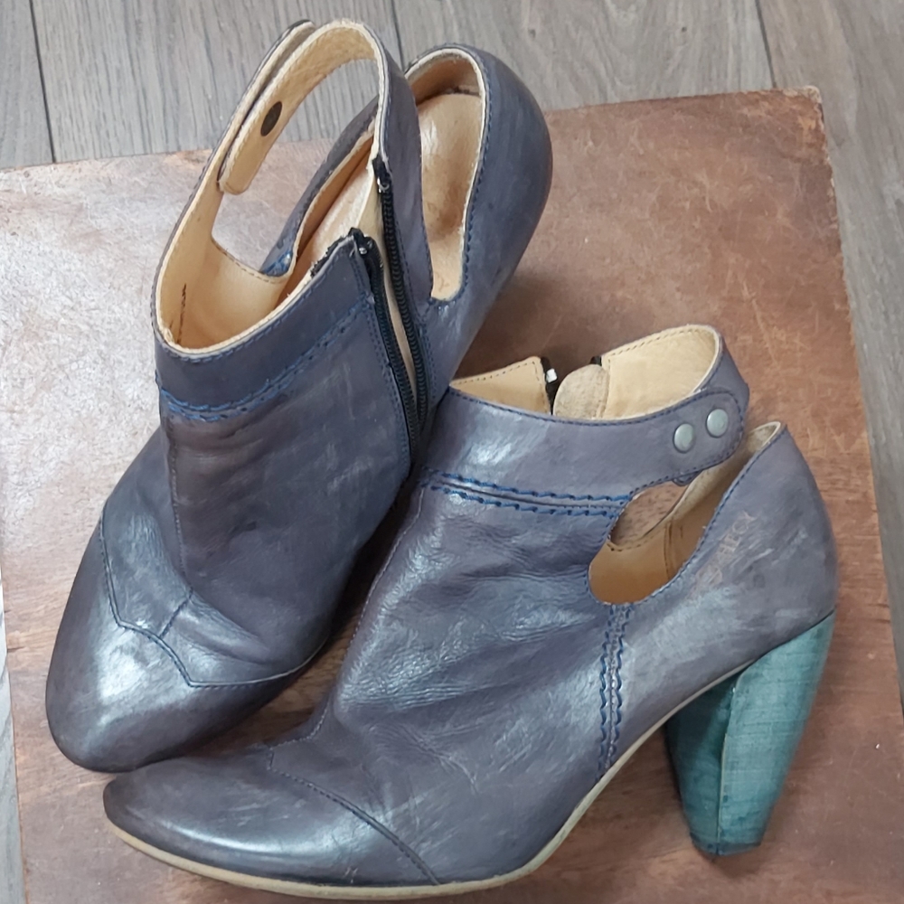 Prophecy distressed heeled booties